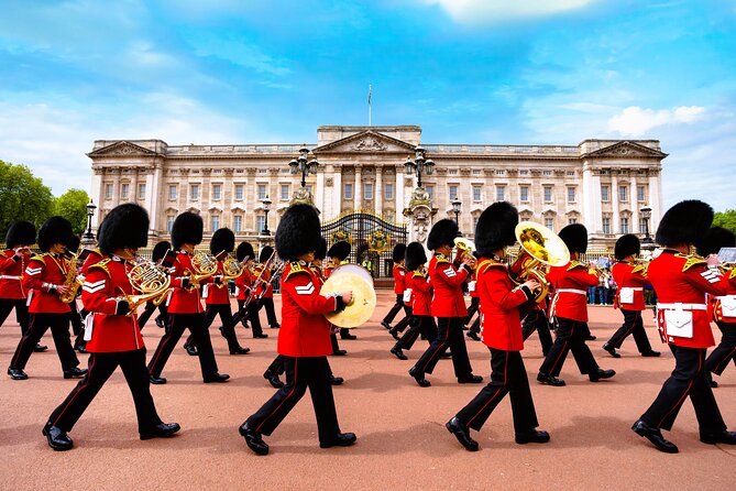 Buckingham Palace Changing of the Guard Tour. Photo: Viator.com